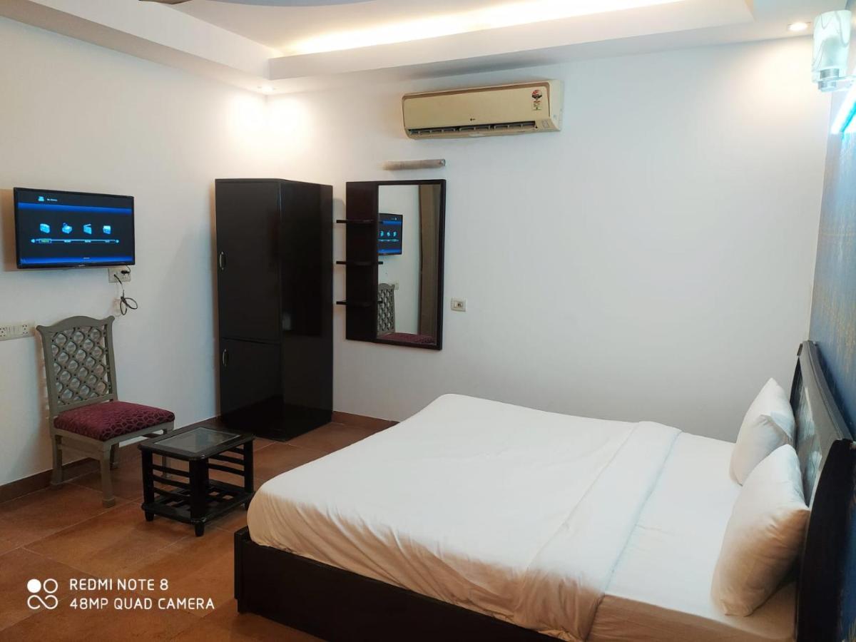 Hotel Delhi Airport Plaza Igi Airport New Delhi Eksteriør billede