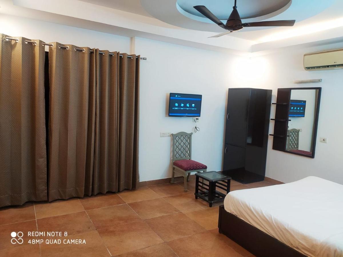 Hotel Delhi Airport Plaza Igi Airport New Delhi Eksteriør billede